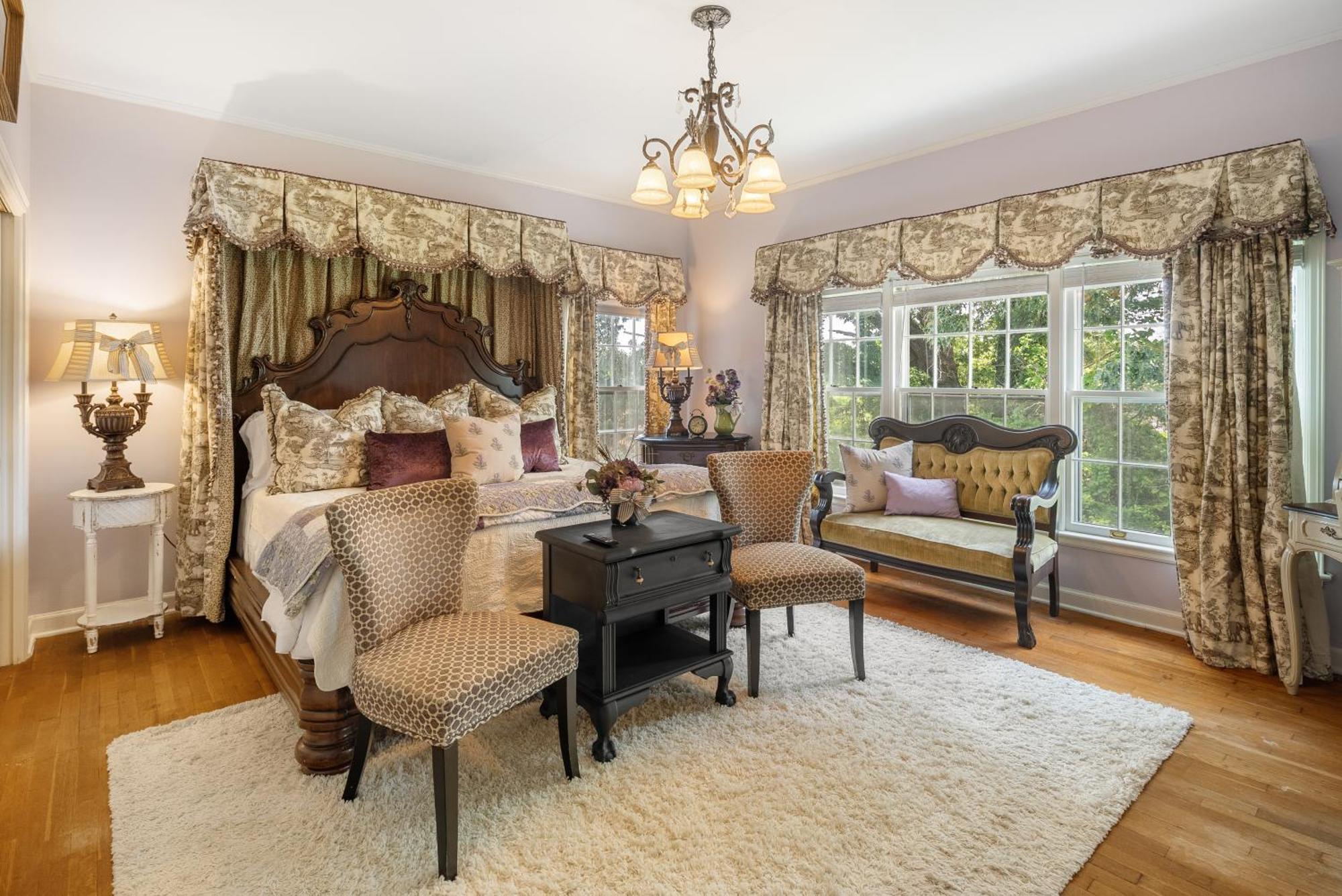 Holiday home Beland Mansion-blooming Garden Suite!