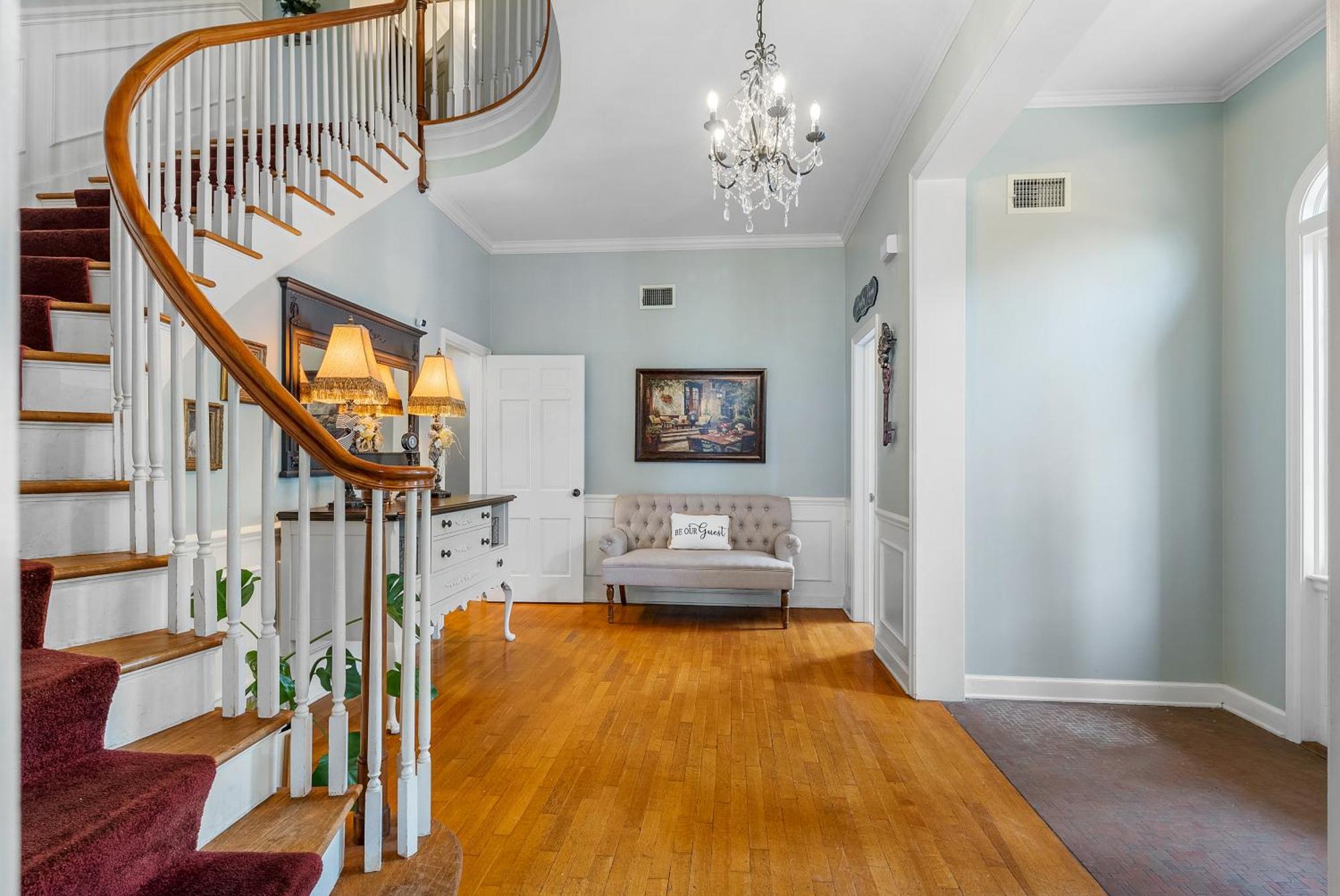 Beland Mansion-blooming Garden Suite! Holiday home